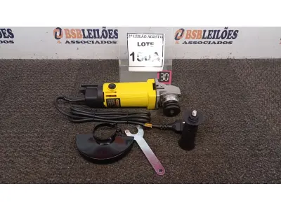LOTE 150 - 01 ESMERILHADEIRA ANGULAR 220V 710W  ACESSÓRIOS 1CHAVE 1PROTETOR 01 MANOPLA (NO ESTADO) ATENÇÃO! FAZER A VISITAÇÃO ANTES DE ARREMATAR, NÃO SABEMOS SE FUNCIONA. LEILÃO NÃO TEM GARANTIA E NEM DEVOLUÇÃO, SUJEITO A POSSÍVEIS AVARIAS VISÍVEIS/OCULTAS E/OU AUSÊNCIA DE COMPONENTES.
