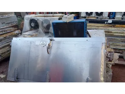 LOTE 488 - 01 CÂMARA FRIA COM PLACAS DE POLIURETANO, 01 EVAPORADORAS E 01 CONDENSADORAS. (NO ESTADO) ATENÇÃO! FAZER A VISITAÇÃO ANTES DE ARREMATAR, NÃO SABEMOS SE FUNCIONA. LEILÃO NÃO TEM GARANTIA E NEM DEVOLUÇÃO, SUJEITO A POSSÍVEIS AVARIAS VISÍVEIS/OCULTAS E/OU AUSÊNCIA DE COMPONENTES.