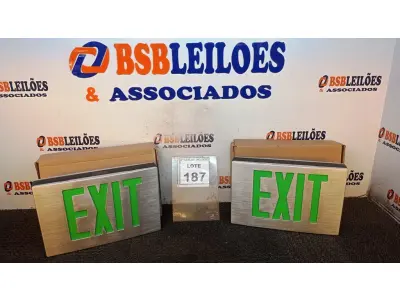 LOTE 187 - 02 PLACAS LUMINOSAS EXIT. (NO ESTADO) ATENÇÃO! FAZER A VISITAÇÃO ANTES DE ARREMATAR, NÃO SABEMOS SE FUNCIONA, LEILÃO NÃO TEM GARANTIA E NEM DEVOLUÇÃO, SUJEITO A POSSÍVEIS AVARIAS VISÍVEIS/OCULTAS E/OU AUSÊNCIA DE COMPONENTES.