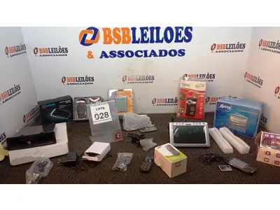 LOTE 028 - 01 VIVA-VOZ, 02 CELULARES MODELOS DIVERSOS, 01 TV MONITOR LCD 7’’, 01 GAVETA DE SOM AUTOMOTIVO, 01 ORGANIZADOR DE DADOS 01 POCKET CAM HD E 01 SUPORTE PARA CELULAR. (NO ESTADO) ATENÇÃO! FAZER A VISITAÇÃO ANTES DE ARREMATAR, NÃO SABEMOS SE FUNCIONA, LEILÃO NÃO TEM GARANTIA E NEM DEVOLUÇÃO, SUJEITO A POSSÍVEIS AVARIAS VISÍVEIS/OCULTAS E/OU AUSÊNCIA DE COMPONENTES.