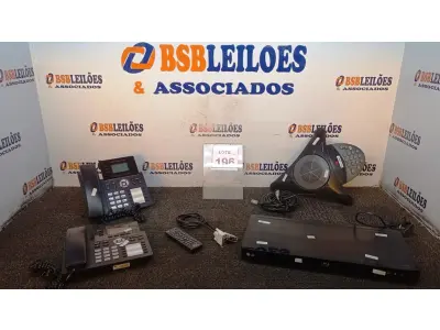 LOTE 196 - 02 APARELHOS DE TELEFONE IP, 01 BLUE RAY E 01APARELHO DE ÁUDIO CONFERENCIA POLYCOM. (NO ESTADO) ATENÇÃO! FAZER A VISITAÇÃO ANTES DE ARREMATAR, NÃO SABEMOS SE FUNCIONA, LEILÃO NÃO TEM GARANTIA E NEM DEVOLUÇÃO, SUJEITO A POSSÍVEIS AVARIAS VISÍVEIS/OCULTAS E/OU AUSÊNCIA DE COMPONENTES.