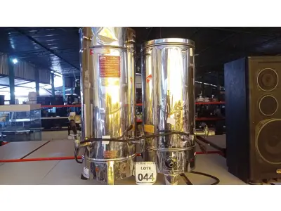LOTE 044 - 02 CAFETEIRAS INDUSTRIAIS. (NO ESTADO) ATENÇÃO! FAZER A VISITAÇÃO ANTES DE ARREMATAR, NÃO SABEMOS SE FUNCIONA, LEILÃO NÃO TEM GARANTIA E NEM DEVOLUÇÃO, SUJEITO A POSSÍVEIS AVARIAS VISÍVEIS/OCULTAS E/OU AUSÊNCIA DE COMPONENTES.