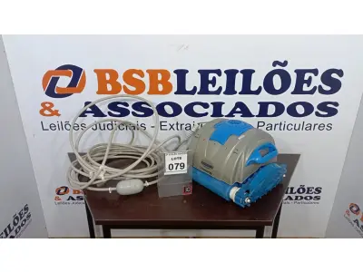 LOTE 079 - 01 ASPIRADOR DE PISCINA. (NO ESTADO) ATENÇÃO! FAZER A VISITAÇÃO ANTES DE ARREMATAR, NÃO SABEMOS SE FUNCIONA, LEILÃO NÃO TEM GARANTIA E NEM DEVOLUÇÃO, SUJEITO A POSSÍVEIS AVARIAS VISÍVEIS/OCULTAS E/OU AUSÊNCIA DE COMPONENTES.