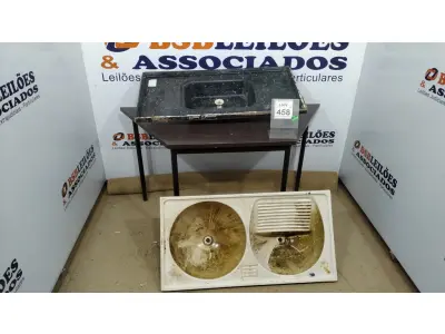 LOTE 458 - 01 TANQUE COM 02 CUBAS DE 98 X 51 CM E 01 PIA DE COZINHA DE 50 X 100. (NO ESTADO) ATENÇÃO! FAZER A VISITAÇÃO ANTES DE ARREMATAR, NÃO SABEMOS SE FUNCIONA. LEILÃO NÃO TEM GARANTIA E NEM DEVOLUÇÃO, SUJEITO A POSSÍVEIS AVARIAS VISÍVEIS/OCULTAS E/OU AUSÊNCIA DE COMPONENTES.
