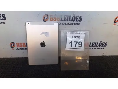 LOTE 179 - 01 IPAD. (NO ESTADO) ATENÇÃO! FAZER A VISITAÇÃO ANTES DE ARREMATAR, NÃO SABEMOS SE FUNCIONA, LEILÃO NÃO TEM GARANTIA E NEM DEVOLUÇÃO, SUJEITO A POSSÍVEIS AVARIAS VISÍVEIS/OCULTAS E/OU AUSÊNCIA DE COMPONENTES.