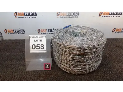 LOTE 053 - 01 ROLO DE ARAME FARPADO COM 500M. (NO ESTADO) ATENÇÃO! FAZER A VISITAÇÃO ANTES DE ARREMATAR, NÃO SABEMOS SE FUNCIONA, LEILÃO NÃO TEM GARANTIA E NEM DEVOLUÇÃO, SUJEITO A POSSÍVEIS AVARIAS VISÍVEIS/OCULTAS E/OU AUSÊNCIA DE COMPONENTES.