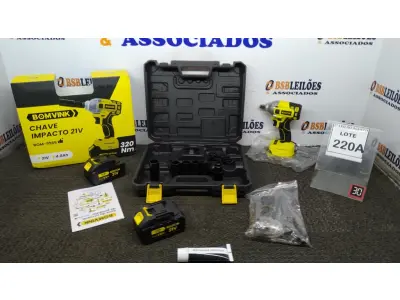 LOTE 220 - 01 CHAVE DE IMPACTO 320NN COM DUAS BATERIAS 21V MALETA E ACESSÓRIOS  MANDRIL DE PERFURAÇÃO, ALÇA, 6CACHIMBOS DO 17 AO 22 ENGATI DE BIT CARREGADOR DE MESA. (NO ESTADO) ATENÇÃO! FAZER A VISITAÇÃO ANTES DE ARREMATAR, NÃO SABEMOS SE FUNCIONA. LEILÃO NÃO TEM GARANTIA E NEM DEVOLUÇÃO, SUJEITO A POSSÍVEIS AVARIAS VISÍVEIS/OCULTAS E/OU AUSÊNCIA DE COMPONENTES.