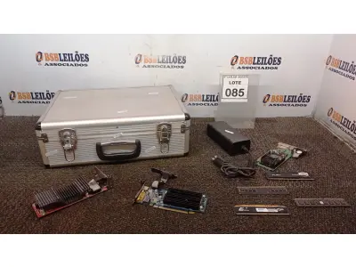 LOTE 085 - 03 PLACAS DE VÍDEO E 04 MÓDULOS DE MEMÓRIA RAM E 01 CASE. (NO ESTADO) ATENÇÃO! FAZER A VISITAÇÃO ANTES DE ARREMATAR, NÃO SABEMOS SE FUNCIONA, LEILÃO NÃO TEM GARANTIA E NEM DEVOLUÇÃO, SUJEITO A POSSÍVEIS AVARIAS VISÍVEIS/OCULTAS E/OU AUSÊNCIA DE COMPONENTES.