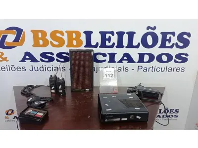 LOTE 112 - 01 XBOX 360, 01 PLACA LUMINOSA, 02 RÁDIOS COMUNICADORES 02MICROFONES PTT. (NO ESTADO) ATENÇÃO! FAZER A VISITAÇÃO ANTES DE ARREMATAR, NÃO SABEMOS SE FUNCIONA, LEILÃO NÃO TEM GARANTIA E NEM DEVOLUÇÃO, SUJEITO A POSSÍVEIS AVARIAS VISÍVEIS/OCULTAS E/OU AUSÊNCIA DE COMPONENTES.