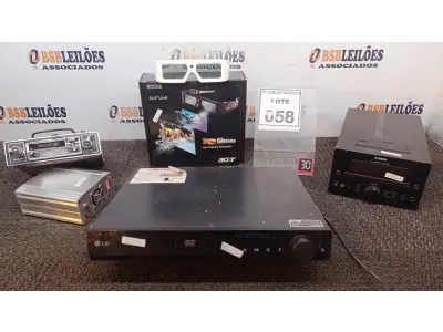LOTE 058 - 01 APARELHO DE DVD, 01 CD RECEIVER MARCA YAMAHA, 01 RECEPTOR DE TV, 01 RADIO DE CARRO, 01 ÓCULOS 3D, 01 PROJETOR DE LUZES LED E 02 MICROSCÓPIOS INCOMPLETOS. (NO ESTADO) ATENÇÃO! FAZER A VISITAÇÃO ANTES DE ARREMATAR, NÃO SABEMOS SE FUNCIONA, LEILÃO NÃO TEM GARANTIA E NEM DEVOLUÇÃO, SUJEITO A POSSÍVEIS AVARIAS VISÍVEIS/OCULTAS E/OU AUSÊNCIA DE COMPONENTES.