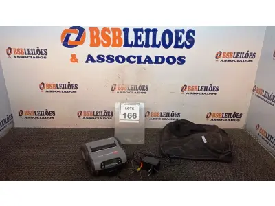 LOTE 166 - 01 IMPRESSORA TÉRMICA MARCA DATAMAX COM BOLSA E FONTE. (NO ESTADO) ATENÇÃO! FAZER A VISITAÇÃO ANTES DE ARREMATAR, NÃO SABEMOS SE FUNCIONA, LEILÃO NÃO TEM GARANTIA E NEM DEVOLUÇÃO, SUJEITO A POSSÍVEIS AVARIAS VISÍVEIS/OCULTAS E/OU AUSÊNCIA DE COMPONENTES.