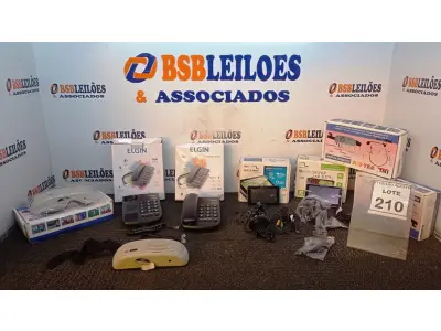 LOTE 210 - 04 MICROFONES PARA SEMINÁRIO, 02 GPS E 02 APARELHOS DE TELEFONE COM FIO. (NO ESTADO) ATENÇÃO! FAZER A VISITAÇÃO ANTES DE ARREMATAR, NÃO SABEMOS SE FUNCIONA, LEILÃO NÃO TEM GARANTIA E NEM DEVOLUÇÃO, SUJEITO A POSSÍVEIS AVARIAS VISÍVEIS/OCULTAS E/OU AUSÊNCIA DE COMPONENTES.