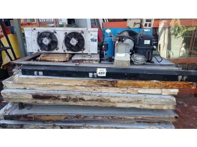 LOTE 489 - 01 CÂMARA FRIA COM PLACAS DE POLIURETANO, 01 EVAPORADORA E 01 CONDENSADORA. (NO ESTADO) ATENÇÃO! FAZER A VISITAÇÃO ANTES DE ARREMATAR, NÃO SABEMOS SE FUNCIONA. LEILÃO NÃO TEM GARANTIA E NEM DEVOLUÇÃO, SUJEITO A POSSÍVEIS AVARIAS VISÍVEIS/OCULTAS E/OU AUSÊNCIA DE COMPONENTES.