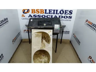 LOTE 458 - 01 TANQUE COM 02 CUBAS DE 98 X 51 CM E 01 PIA DE COZINHA DE 50 X 100. (NO ESTADO) ATENÇÃO! FAZER A VISITAÇÃO ANTES DE ARREMATAR, NÃO SABEMOS SE FUNCIONA. LEILÃO NÃO TEM GARANTIA E NEM DEVOLUÇÃO, SUJEITO A POSSÍVEIS AVARIAS VISÍVEIS/OCULTAS E/OU AUSÊNCIA DE COMPONENTES.