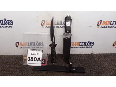 LOTE 080 - 01 FACA TÁTICA 30CM TAMANHO TOTAL BAINHA DE NYLON CABO EM POLÍMERO. (NO ESTADO) ATENÇÃO! FAZER A VISITAÇÃO ANTES DE ARREMATAR, NÃO SABEMOS SE FUNCIONA. LEILÃO NÃO TEM GARANTIA E NEM DEVOLUÇÃO, SUJEITO A POSSÍVEIS AVARIAS VISÍVEIS/OCULTAS E/OU AUSÊNCIA DE COMPONENTES.