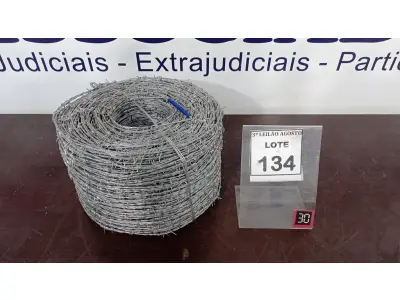 LOTE 134 - 01 ROLO DE ARAME FARPADO COM 500M. (NO ESTADO) ATENÇÃO! FAZER A VISITAÇÃO ANTES DE ARREMATAR, NÃO SABEMOS SE FUNCIONA, LEILÃO NÃO TEM GARANTIA E NEM DEVOLUÇÃO, SUJEITO A POSSÍVEIS AVARIAS VISÍVEIS/OCULTAS E/OU AUSÊNCIA DE COMPONENTES.