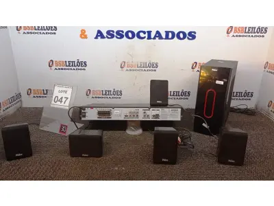 LOTE 047 - 01 HOME THEATER COM 06 CAIXAS MARCA PHILCO. (NO ESTADO) ATENÇÃO! FAZER A VISITAÇÃO ANTES DE ARREMATAR, NÃO SABEMOS SE FUNCIONA, LEILÃO NÃO TEM GARANTIA E NEM DEVOLUÇÃO, SUJEITO A POSSÍVEIS AVARIAS VISÍVEIS/OCULTAS E/OU AUSÊNCIA DE COMPONENTES.