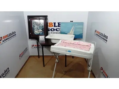 LOTE 078 - 01 BANHEIRA PARA BEBÊ E 02 QUADROS. (NO ESTADO) ATENÇÃO! FAZER A VISITAÇÃO ANTES DE ARREMATAR, NÃO SABEMOS SE FUNCIONA, LEILÃO NÃO TEM GARANTIA E NEM DEVOLUÇÃO, SUJEITO A POSSÍVEIS AVARIAS VISÍVEIS/OCULTAS E/OU AUSÊNCIA DE COMPONENTES.