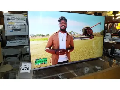 LOTE 476 - 01 SMART TV SKYWORTH 55’’ COM CONTROLE. (NO ESTADO) ATENÇÃO! FAZER A VISITAÇÃO ANTES DE ARREMATAR, NÃO SABEMOS SE FUNCIONA. LEILÃO NÃO TEM GARANTIA E NEM DEVOLUÇÃO, SUJEITO A POSSÍVEIS AVARIAS VISÍVEIS/OCULTAS E/OU AUSÊNCIA DE COMPONENTES.