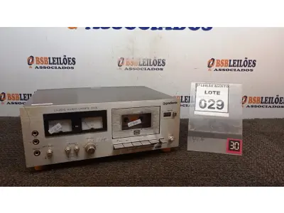 LOTE 029 - 01 TAPE DECK MARCA GRADIENTE. (NO ESTADO) ATENÇÃO! FAZER A VISITAÇÃO ANTES DE ARREMATAR, NÃO SABEMOS SE FUNCIONA, LEILÃO NÃO TEM GARANTIA E NEM DEVOLUÇÃO, SUJEITO A POSSÍVEIS AVARIAS VISÍVEIS/OCULTAS E/OU AUSÊNCIA DE COMPONENTES.