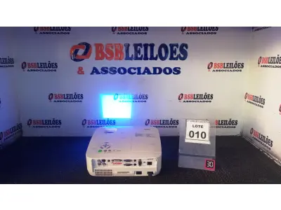 LOTE 010 - 01 PROJETOR NEC. (NO ESTADO) ATENÇÃO! FAZER A VISITAÇÃO ANTES DE ARREMATAR, NÃO SABEMOS SE FUNCIONA, LEILÃO NÃO TEM GARANTIA E NEM DEVOLUÇÃO, SUJEITO A POSSÍVEIS AVARIAS VISÍVEIS/OCULTAS E/OU AUSÊNCIA DE COMPONENTES.