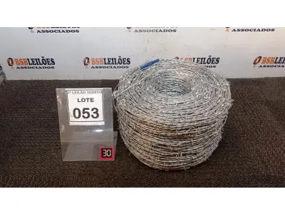 LOTE 053 - 01 ROLO DE ARAME FARPADO COM 500M. (NO ESTADO) ATENÇÃO! FAZER A VISITAÇÃO ANTES DE ARREMATAR, NÃO SABEMOS SE FUNCIONA, LEILÃO NÃO TEM GARANTIA E NEM DEVOLUÇÃO, SUJEITO A POSSÍVEIS AVARIAS VISÍVEIS/OCULTAS E/OU AUSÊNCIA DE COMPONENTES.