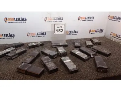 LOTE 152 - 01 LOTE COM VÁRIOS RÁDIOS MODELO P110 MOTOROLA SEM BATERIA. (NO ESTADO) ATENÇÃO! FAZER A VISITAÇÃO ANTES DE ARREMATAR, NÃO SABEMOS SE FUNCIONA, LEILÃO NÃO TEM GARANTIA E NEM DEVOLUÇÃO, SUJEITO A POSSÍVEIS AVARIAS VISÍVEIS/OCULTAS E/OU AUSÊNCIA DE COMPONENTES.