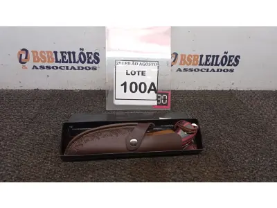 LOTE 100 - 01 FACA IMPORTADA 20CM FULL TANG CABO EM MADEIRA BAINHA DE NAPA. (NO ESTADO) ATENÇÃO! FAZER A VISITAÇÃO ANTES DE ARREMATAR, NÃO SABEMOS SE FUNCIONA. LEILÃO NÃO TEM GARANTIA E NEM DEVOLUÇÃO, SUJEITO A POSSÍVEIS AVARIAS VISÍVEIS/OCULTAS E/OU AUSÊNCIA DE COMPONENTES.