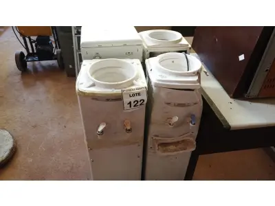 LOTE 122 - 04 BEBEDOUROS DE COLUNA MARCAS E MODELOS DIVERSOS. (NO ESTADO) ATENÇÃO! FAZER A VISITAÇÃO ANTES DE ARREMATAR, NÃO SABEMOS SE FUNCIONA, LEILÃO NÃO TEM GARANTIA E NEM DEVOLUÇÃO, SUJEITO A POSSÍVEIS AVARIAS VISÍVEIS/OCULTAS E/OU AUSÊNCIA DE COMPONENTES.