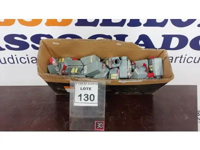 LOTE 130 - 01 LOTE COM GRANDE QUANTIDADE DE INTERRUPTORES. (NO ESTADO) ATENÇÃO! FAZER A VISITAÇÃO ANTES DE ARREMATAR, NÃO SABEMOS SE FUNCIONA, LEILÃO NÃO TEM GARANTIA E NEM DEVOLUÇÃO, SUJEITO A POSSÍVEIS AVARIAS VISÍVEIS/OCULTAS E/OU AUSÊNCIA DE COMPONENTES.