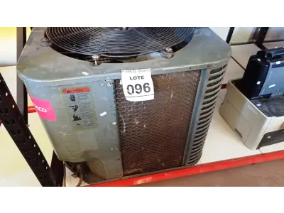 LOTE 096 - 01 CONDENSADORA MARCA KOMECO. (NO ESTADO) ATENÇÃO! FAZER A VISITAÇÃO ANTES DE ARREMATAR, NÃO SABEMOS SE FUNCIONA, LEILÃO NÃO TEM GARANTIA E NEM DEVOLUÇÃO, SUJEITO A POSSÍVEIS AVARIAS VISÍVEIS/OCULTAS E/OU AUSÊNCIA DE COMPONENTES.