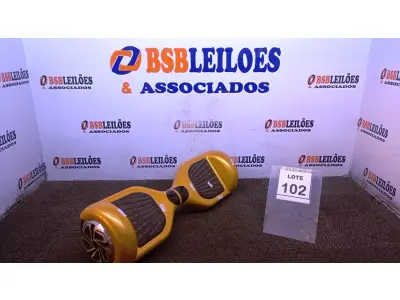 LOTE 102 - 01 HOVERBOARD. (NO ESTADO) ATENÇÃO! FAZER A VISITAÇÃO ANTES DE ARREMATAR, NÃO SABEMOS SE FUNCIONA, LEILÃO NÃO TEM GARANTIA E NEM DEVOLUÇÃO, SUJEITO A POSSÍVEIS AVARIAS VISÍVEIS/OCULTAS E/OU AUSÊNCIA DE COMPONENTES.