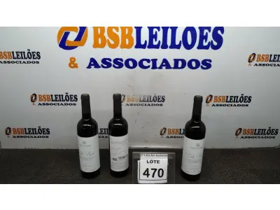 LOTE 470 - 03 GARRAFAS DE VINHO TINTO VALA REAL PORTUGUÊS SAFRA 2019 750ML. (NO ESTADO) ATENÇÃO! FAZER A VISITAÇÃO ANTES DE ARREMATAR, NÃO SABEMOS SE FUNCIONA, LEILÃO NÃO TEM GARANTIA E NEM DEVOLUÇÃO, SUJEITO A POSSÍVEIS AVARIAS VISÍVEIS/OCULTAS E/OU AUSÊNCIA DE COMPONENTES.