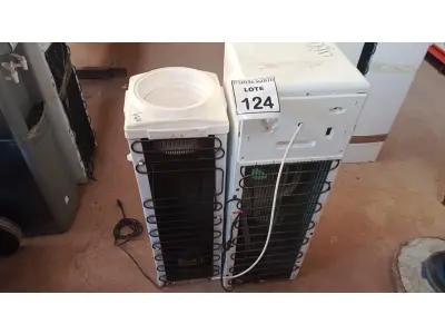 LOTE 124 - 02 BEBEDOUROS SENDO 01 PARA GARRAFÃO (NO ESTADO) ATENÇÃO! FAZER A VISITAÇÃO ANTES DE ARREMATAR, NÃO SABEMOS SE FUNCIONA, LEILÃO NÃO TEM GARANTIA E NEM DEVOLUÇÃO, SUJEITO A POSSÍVEIS AVARIAS VISÍVEIS/OCULTAS E/OU AUSÊNCIA DE COMPONENTES.