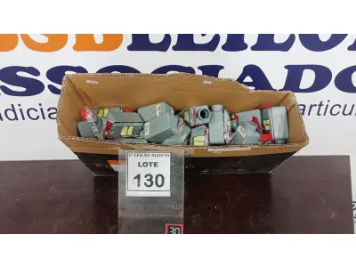 LOTE 130 - 01 LOTE COM GRANDE QUANTIDADE DE INTERRUPTORES. (NO ESTADO) ATENÇÃO! FAZER A VISITAÇÃO ANTES DE ARREMATAR, NÃO SABEMOS SE FUNCIONA, LEILÃO NÃO TEM GARANTIA E NEM DEVOLUÇÃO, SUJEITO A POSSÍVEIS AVARIAS VISÍVEIS/OCULTAS E/OU AUSÊNCIA DE COMPONENTES.