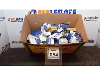LOTE 054 - 01 LOTE COM GRANDE QUANTIDADE DE CARTUCHOS DE IMPRESSORA. (NO ESTADO) ATENÇÃO! FAZER A VISITAÇÃO ANTES DE ARREMATAR, NÃO SABEMOS SE FUNCIONA, LEILÃO NÃO TEM GARANTIA E NEM DEVOLUÇÃO, SUJEITO A POSSÍVEIS AVARIAS VISÍVEIS/OCULTAS E/OU AUSÊNCIA DE COMPONENTES.