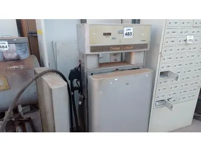 LOTE 483 - 01 BOMBA DE COMBUSTÍVEL DIESEL. (NO ESTADO) ATENÇÃO! FAZER A VISITAÇÃO ANTES DE ARREMATAR, NÃO SABEMOS SE FUNCIONA. LEILÃO NÃO TEM GARANTIA E NEM DEVOLUÇÃO, SUJEITO A POSSÍVEIS AVARIAS VISÍVEIS/OCULTAS E/OU AUSÊNCIA DE COMPONENTES.