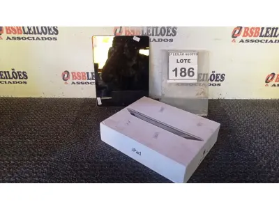 LOTE 186 - 01 IPAD. (NO ESTADO) ATENÇÃO! FAZER A VISITAÇÃO ANTES DE ARREMATAR, NÃO SABEMOS SE FUNCIONA, LEILÃO NÃO TEM GARANTIA E NEM DEVOLUÇÃO, SUJEITO A POSSÍVEIS AVARIAS VISÍVEIS/OCULTAS E/OU AUSÊNCIA DE COMPONENTES.
