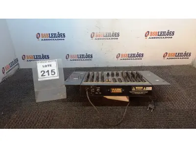 LOTE 215 - 01 MESA DE SOM. (NO ESTADO) ATENÇÃO! FAZER A VISITAÇÃO ANTES DE ARREMATAR, NÃO SABEMOS SE FUNCIONA, LEILÃO NÃO TEM GARANTIA E NEM DEVOLUÇÃO, SUJEITO A POSSÍVEIS AVARIAS VISÍVEIS/OCULTAS E/OU AUSÊNCIA DE COMPONENTES.