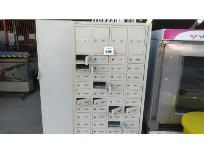 LOTE 480 - 01 ARMÁRIO CARTEIRO DE FERRO. (NO ESTADO) ATENÇÃO! FAZER A VISITAÇÃO ANTES DE ARREMATAR, NÃO SABEMOS SE FUNCIONA. LEILÃO NÃO TEM GARANTIA E NEM DEVOLUÇÃO, SUJEITO A POSSÍVEIS AVARIAS VISÍVEIS/OCULTAS E/OU AUSÊNCIA DE COMPONENTES.