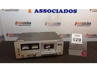 LOTE 029 - 01 TAPE DECK MARCA GRADIENTE. (NO ESTADO) ATENÇÃO! FAZER A VISITAÇÃO ANTES DE ARREMATAR, NÃO SABEMOS SE FUNCIONA, LEILÃO NÃO TEM GARANTIA E NEM DEVOLUÇÃO, SUJEITO A POSSÍVEIS AVARIAS VISÍVEIS/OCULTAS E/OU AUSÊNCIA DE COMPONENTES.