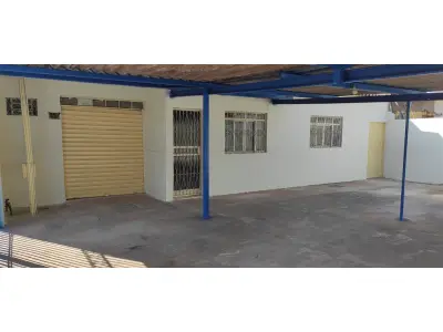 LOTE 001 - 01 CASA DE ESQUINA NA QR 405 CONJUNTO 9 LOTE 8 COM SALA, COZINHA, BANHEIRO SOCIAL, 03 QUARTOS, SENDO 01 SUÍTE, ÁREA DE SERVIÇO COBERTA ,GARAGEM E 01 LOJA COM BANHEIRO. SAMAMBAIA NORTE - DF, ÁREA DO LOTE 149,50 M², ÁREA CONSTRUÍDA 176,12 M², 405 CONJUNTO 9 LOTE 8 - SAMAMBAIA NORTE - DF, ÁREA DO LOTE 149,50 M², ÁREA CONSTRUÍDA 176,12 M², MATRÍCULA Nº. 163299 (NO ESTADO) (VISITAÇÃO AGENDAR 61-9445-2031 WHATSAPP) (IPTU 2025 PAGO)