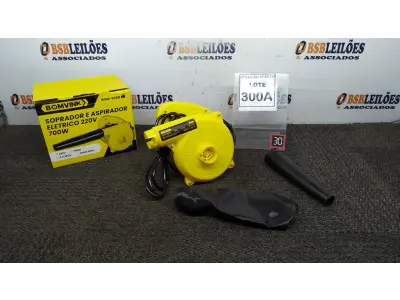 LOTE 300 - 01 SOPRADOR  E ASPIRADOR ELÉTRICO 220V 700W 13600RPM. (NO ESTADO) ATENÇÃO! FAZER A VISITAÇÃO ANTES DE ARREMATAR, NÃO SABEMOS SE FUNCIONA. LEILÃO NÃO TEM GARANTIA E NEM DEVOLUÇÃO, SUJEITO A POSSÍVEIS AVARIAS VISÍVEIS/OCULTAS E/OU AUSÊNCIA DE COMPONENTES.
