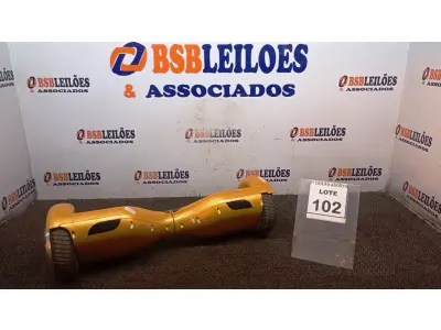 LOTE 102 - 01 HOVERBOARD. (NO ESTADO) ATENÇÃO! FAZER A VISITAÇÃO ANTES DE ARREMATAR, NÃO SABEMOS SE FUNCIONA, LEILÃO NÃO TEM GARANTIA E NEM DEVOLUÇÃO, SUJEITO A POSSÍVEIS AVARIAS VISÍVEIS/OCULTAS E/OU AUSÊNCIA DE COMPONENTES.