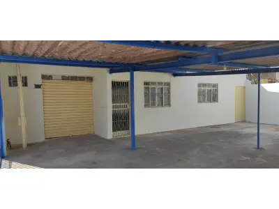 LOTE 001 - 01 CASA DE ESQUINA NA QR 405 CONJUNTO 9 LOTE 8 COM SALA, COZINHA, BANHEIRO SOCIAL, 03 QUARTOS, SENDO 01 SUÍTE, ÁREA DE SERVIÇO COBERTA ,GARAGEM E 01 LOJA COM BANHEIRO. SAMAMBAIA NORTE - DF, ÁREA DO LOTE 149,50 M², ÁREA CONSTRUÍDA 176,12 M², 405 CONJUNTO 9 LOTE 8 - SAMAMBAIA NORTE - DF, ÁREA DO LOTE 149,50 M², ÁREA CONSTRUÍDA 176,12 M², MATRÍCULA Nº. 163299 (NO ESTADO) (VISITAÇÃO AGENDAR 61-9445-2031 WHATSAPP) (IPTU 2025 PAGO)