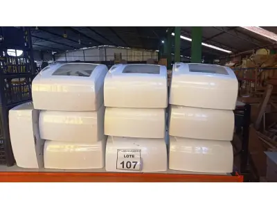 LOTE 107 - 10 DISPENSADORES DE PAPEL. (NO ESTADO) ATENÇÃO! FAZER A VISITAÇÃO ANTES DE ARREMATAR, NÃO SABEMOS SE FUNCIONA, LEILÃO NÃO TEM GARANTIA E NEM DEVOLUÇÃO, SUJEITO A POSSÍVEIS AVARIAS VISÍVEIS/OCULTAS E/OU AUSÊNCIA DE COMPONENTES.