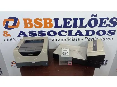 LOTE 084 - 01 SCANNER DE DOCUMENTOS MARCA AVISION AD250F E 01 IMPRESSORA MARCA BROTHER HL-5350DN. (NO ESTADO) ATENÇÃO! FAZER A VISITAÇÃO ANTES DE ARREMATAR, NÃO SABEMOS SE FUNCIONA, LEILÃO NÃO TEM GARANTIA E NEM DEVOLUÇÃO, SUJEITO A POSSÍVEIS AVARIAS VISÍVEIS/OCULTAS E/OU AUSÊNCIA DE COMPONENTES.