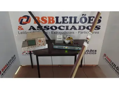LOTE 046 - 01 OSCILOSCÓPIO ANALÓGICO, 02 EQUALIZADORES E 03 VARÕES PARA CORTINA E VÁRIOS ACESSÓRIOS. (NO ESTADO) ATENÇÃO! FAZER A VISITAÇÃO ANTES DE ARREMATAR, NÃO SABEMOS SE FUNCIONA, LEILÃO NÃO TEM GARANTIA E NEM DEVOLUÇÃO, SUJEITO A POSSÍVEIS AVARIAS VISÍVEIS/OCULTAS E/OU AUSÊNCIA DE COMPONENTES.