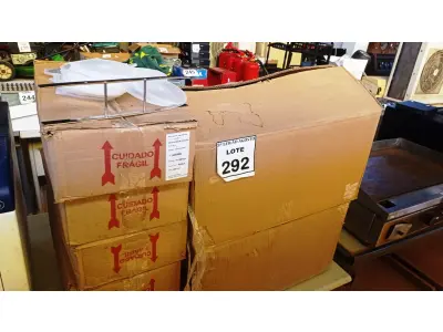 LOTE 292 - 01 LOTE COM GRANDE QUANTIDADE DE ESTOJOS TRANSPARENTES PARA ARMAZENAMENTO DE CDS E GRANDE QUANTIDADE DE SUPORTES PARA PASTAS. (NO ESTADO) ATENÇÃO! FAZER A VISITAÇÃO ANTES DE ARREMATAR, NÃO SABEMOS SE FUNCIONA, LEILÃO NÃO TEM GARANTIA E NEM DEVOLUÇÃO, SUJEITO A POSSÍVEIS AVARIAS VISÍVEIS/OCULTAS E/OU AUSÊNCIA DE COMPONENTES.