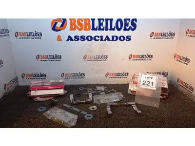 LOTE 221 - 02 FECHADURAS MARCA LA FONTE. (NO ESTADO) ATENÇÃO! FAZER A VISITAÇÃO ANTES DE ARREMATAR, NÃO SABEMOS SE FUNCIONA, LEILÃO NÃO TEM GARANTIA E NEM DEVOLUÇÃO, SUJEITO A POSSÍVEIS AVARIAS VISÍVEIS/OCULTAS E/OU AUSÊNCIA DE COMPONENTES.